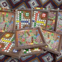 مار و پله چوبی