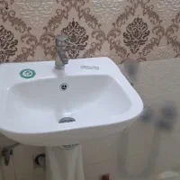 روشویی به همراه شیرآب