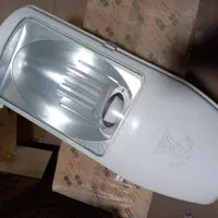 تعدادی چراغ خیابانی نو و کارکرده