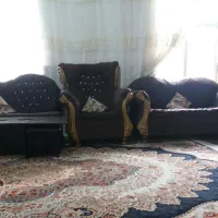 مبل ۷نفره با دوتا شال مخمل قهوه ای همگی ۵تومن