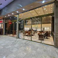 مغازه ۴۰ متری / حاشیه خیابان اصلی / پر تردد