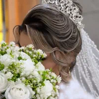 سالن زیبایی پنجاه درصد تخفیف عروس میکاپ شنیون