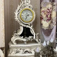 ساعت کنسول دار