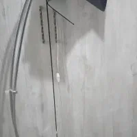 آباژور ایستاده