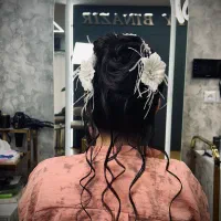 آموزش وخدمات شنیون با قیمت بسیار پایین|خدمات آرایشگری و زیبایی|لاهیجان, شیشه گران|دیوار