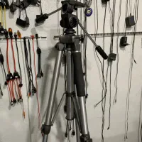 سه پایه دوربین فیلمبرداری