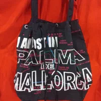 کیف دستی و پول ‌، بارونی مانتو شال فقط ۱۰۰ ورق بزن