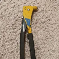 دستگاه پرچ‌ دستی