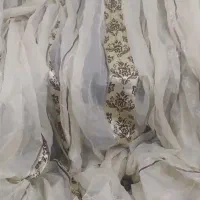 ۲تا پرده تمیز  خیلی کم استفاده شده