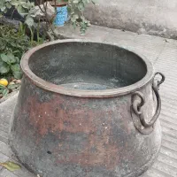 دیگ مسی بزرگ
