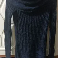 تعداد زیادی لباس زنانه|لباس|رشت, منظریه|دیوار