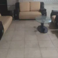 مبل راحتی و میز ناهار خوری