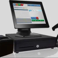 صندوق دار فروشگاه پوشاک