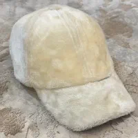 کلاه پشمی سفید