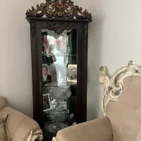 ویترین کنار مبلی