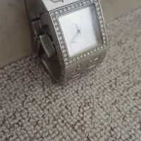 ساعت زنانه ی گست