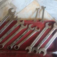 بوکس و آچار قدیمی|کلکسیون اشیاء عتیقه|اندیشه, اندیشه فاز ۳|دیوار