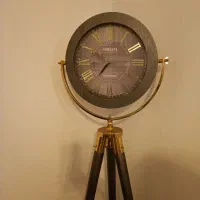 ساعت پایه دار