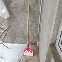 برف پارو میکنیم