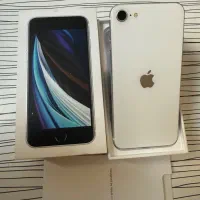 ایفون se2020