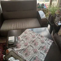 مبل و میز وسط
