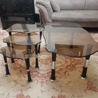 میز عسلی شیشه ای در حد نو