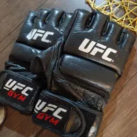 دستکش UFC و میت رزمی (دو تا وسیله نصف قیمت )|تجهیزات ورزشی|تهران, کیانشهر|دیوار