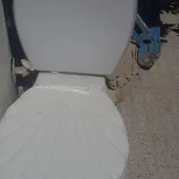 توالت فرنگی کاملا سالم