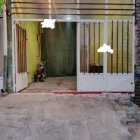 مغازه اجاره داده میشود.