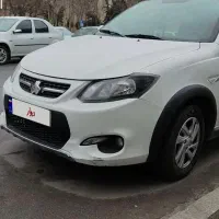 کوئیک R 1402 سفید مشکی