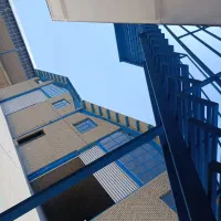 سرایدار و با کار در کارخانه