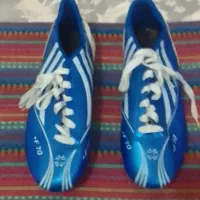 یک کفش فوتبال استقلالی سالم نو قیمت توافقی