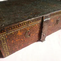 صندوق صندوقچه قدیمی روسی ترازو بند چرمی کلکسیونی