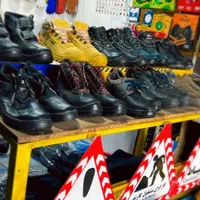 کفش کار پخش عمده کفش ایمنی ایمن پویان|کیف، کفش، کمربند|تهران, هفده شهریور|دیوار