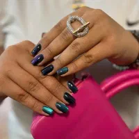 لمینت.  کاشت  بلند و کوتاه . طراحی فرنچ . مانیکور