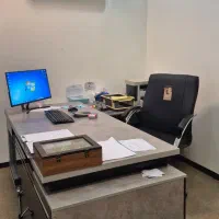 منشی و کمک حسابدار خانم