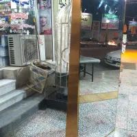 آیینه ایستاده