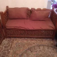 یک تخت سه نفره چوب گردومنبتکاری ومشبش|تخت و سرویس خواب|شیراز, زند|دیوار
