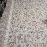 فرش در حد فقط همین دو جا سوختی ریز دارع|فرش|گلستان (تهران), |دیوار