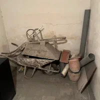 تعدادی وسایل ساختمانی