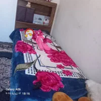 تخت وکمد
