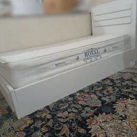 تخت خوش خواب یک نفره بسیار تمیز در حد نو