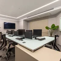 منشی خانم مجرد سه روز در هفته نیمه وقت