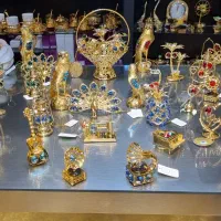 کریستالهای رنگی سوا رسکی در اَ کس سووری اماراتی