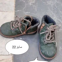 تعدادی کفش و بوت بچگانه