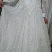 لباس عروس|لباس|رباط‌کریم, الارد|دیوار