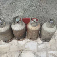 4عدد کپسول گاز پر است