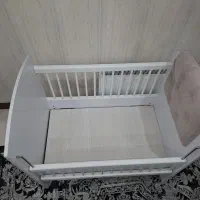 تخت کنار مادر گهواره ای تمیز تمیز به همراه خوشخواب|تخت و صندلی بچه|فردیس, فردیس|دیوار