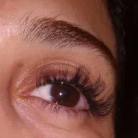 اکستنشن مژه فقط باهزینه مواد۲۰۰تا۳۰۰