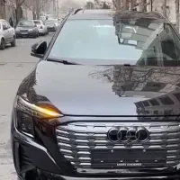 آئودی Q5  تیپ4 بلک فول